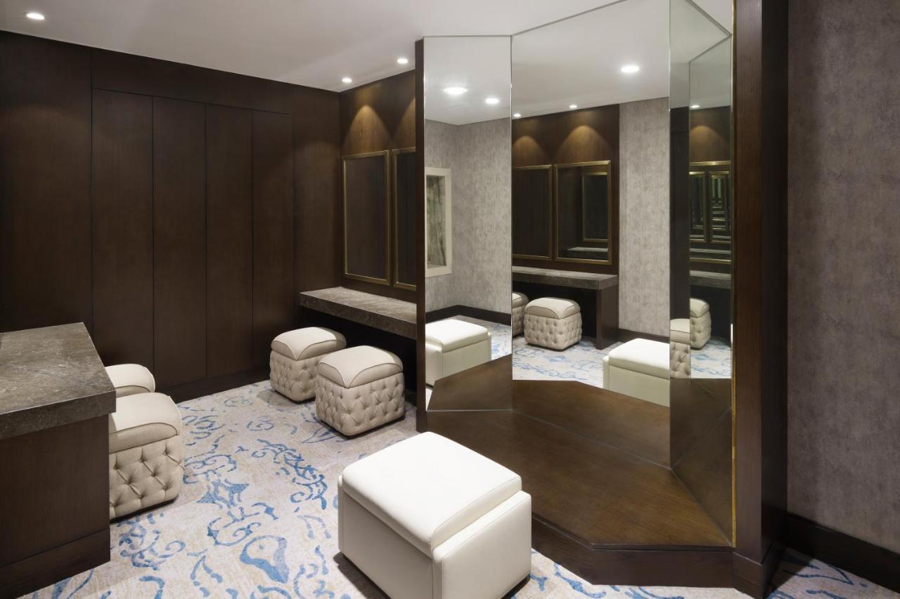 Grand Hyatt Al Khobar Hotel And Residences Exterior photo The dressing room
