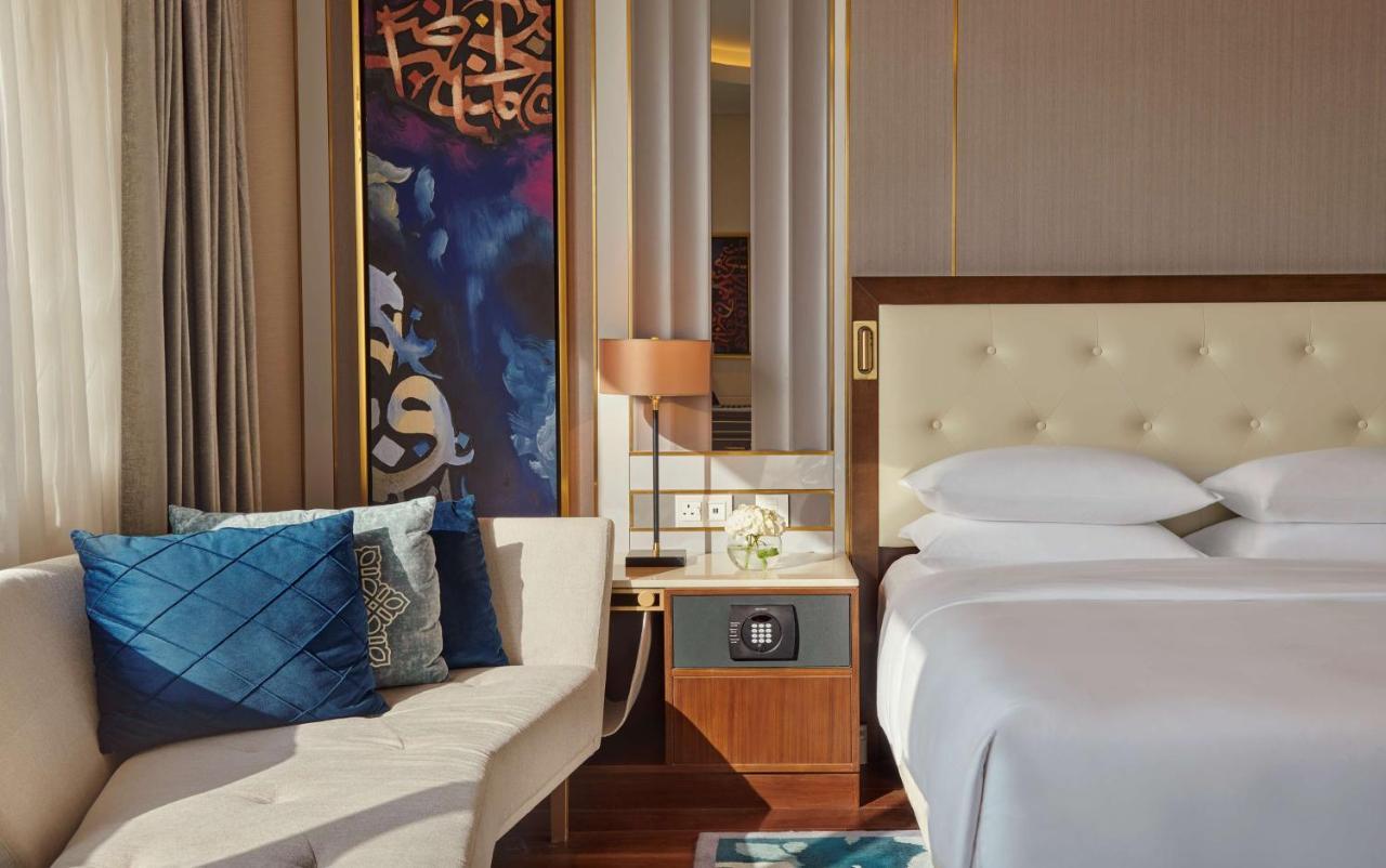 Grand Hyatt Al Khobar Hotel And Residences Exterior photo Deluxe Room